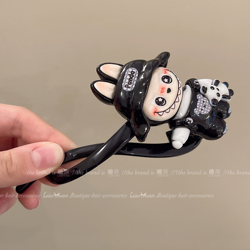 黒猫の小さなプルツイストクリップ