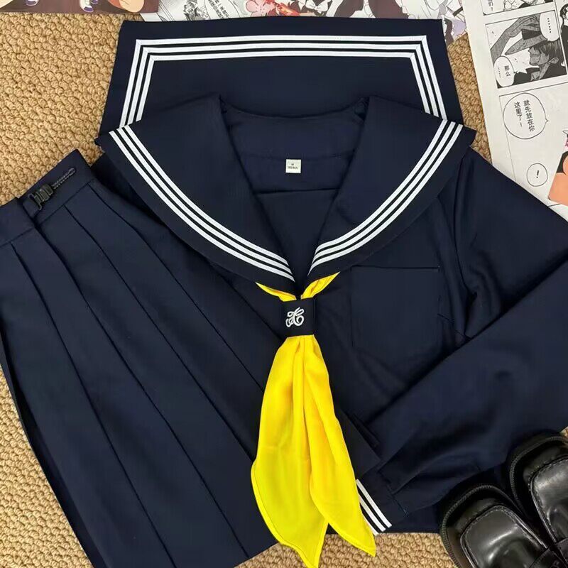 紺スリーピース長袖+青スカート+黄色三角スカーフ+バックル