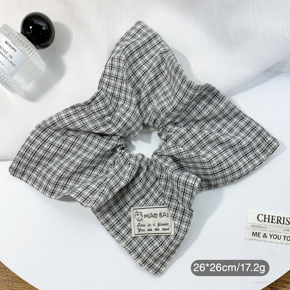 グレーのチェック柄