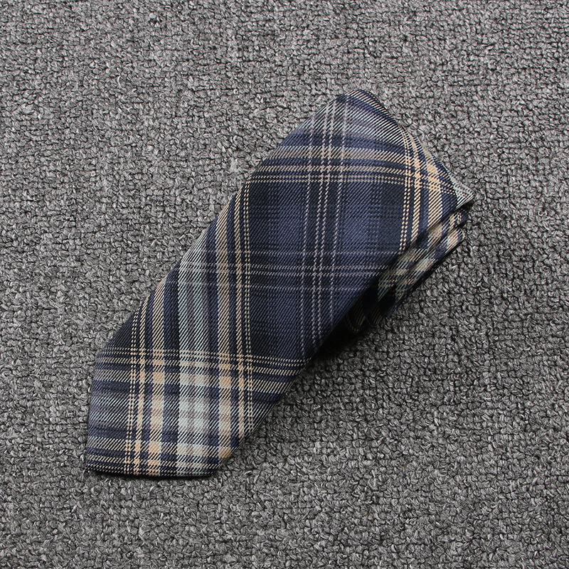 日光浴ネクタイ