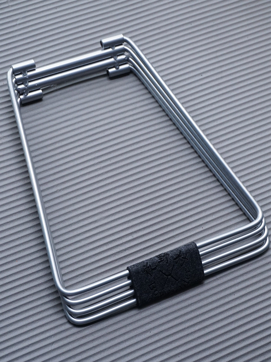 シングルシルバーの大型スタンド（その他の付属品なし）