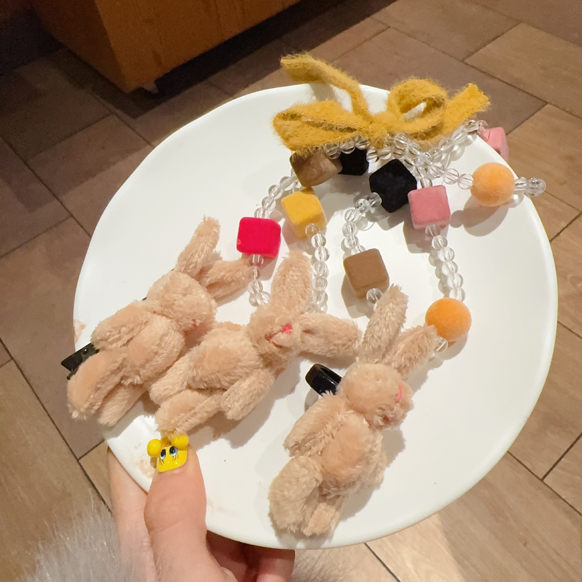 茶色のネックレス