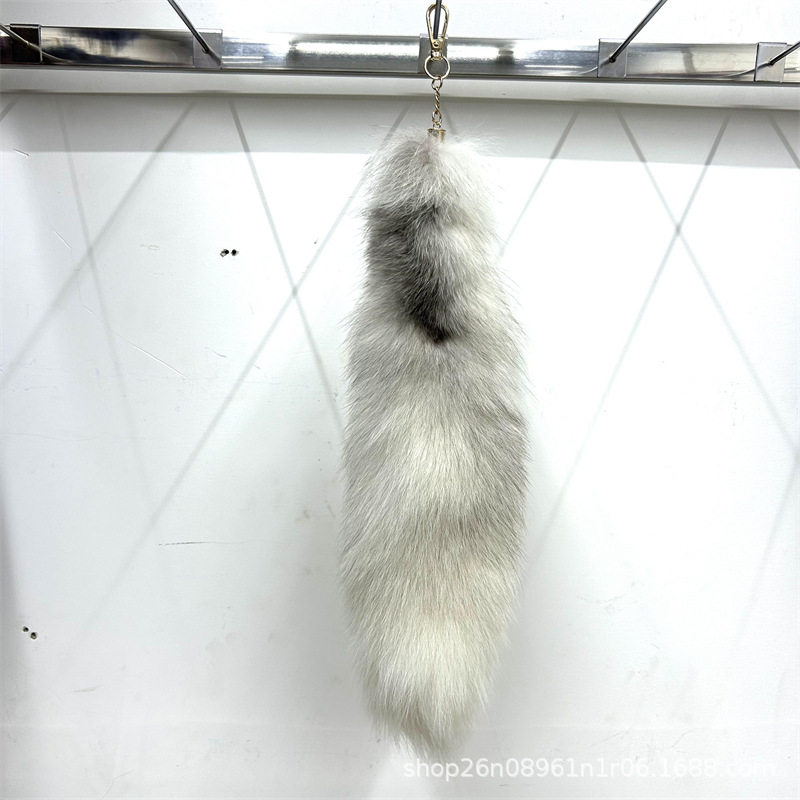 クロスキツネの尻尾