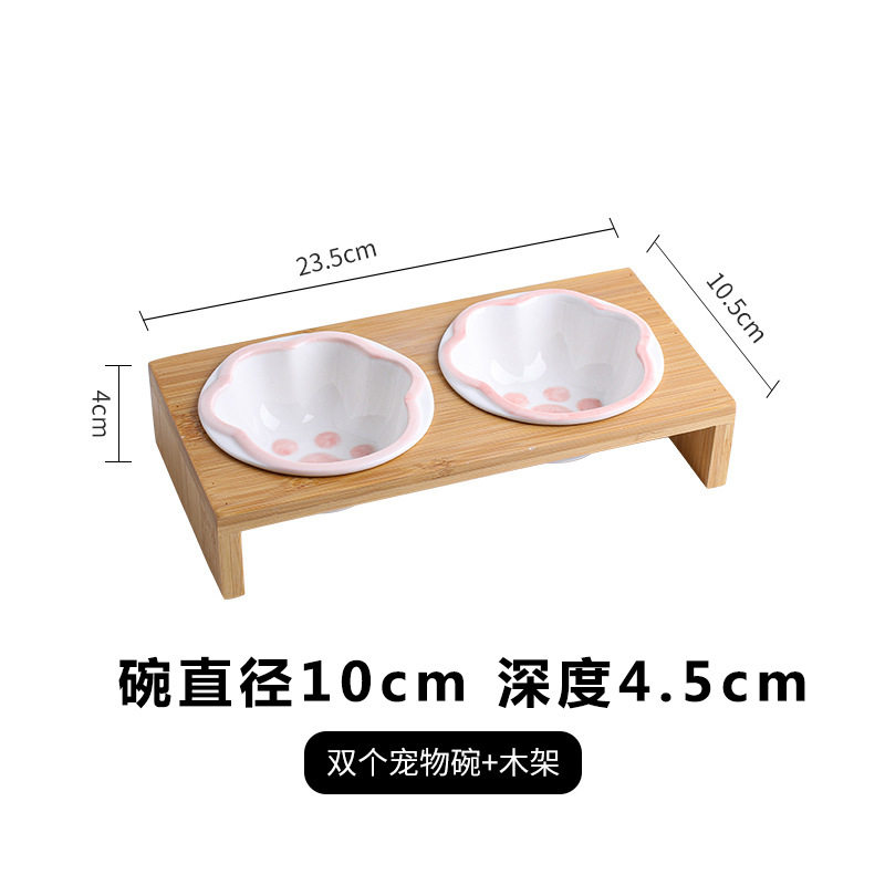 白い二重ボウルの子猫