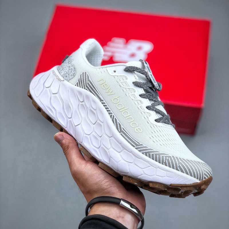 NB V3m ホワイト