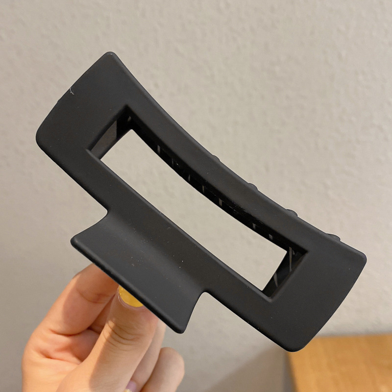 4 # 黒い四角クリップ