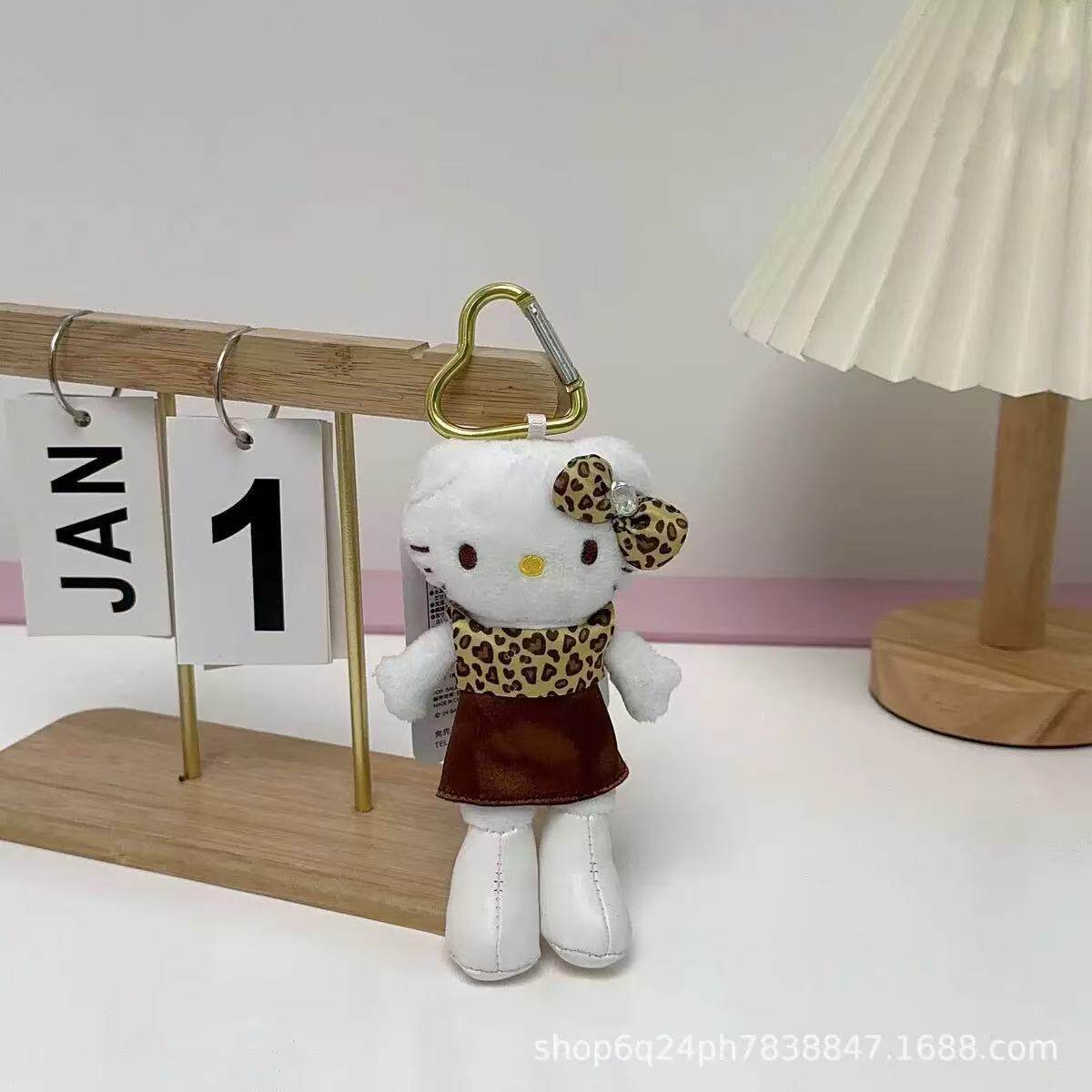 足の長いヒョウ柄 kt