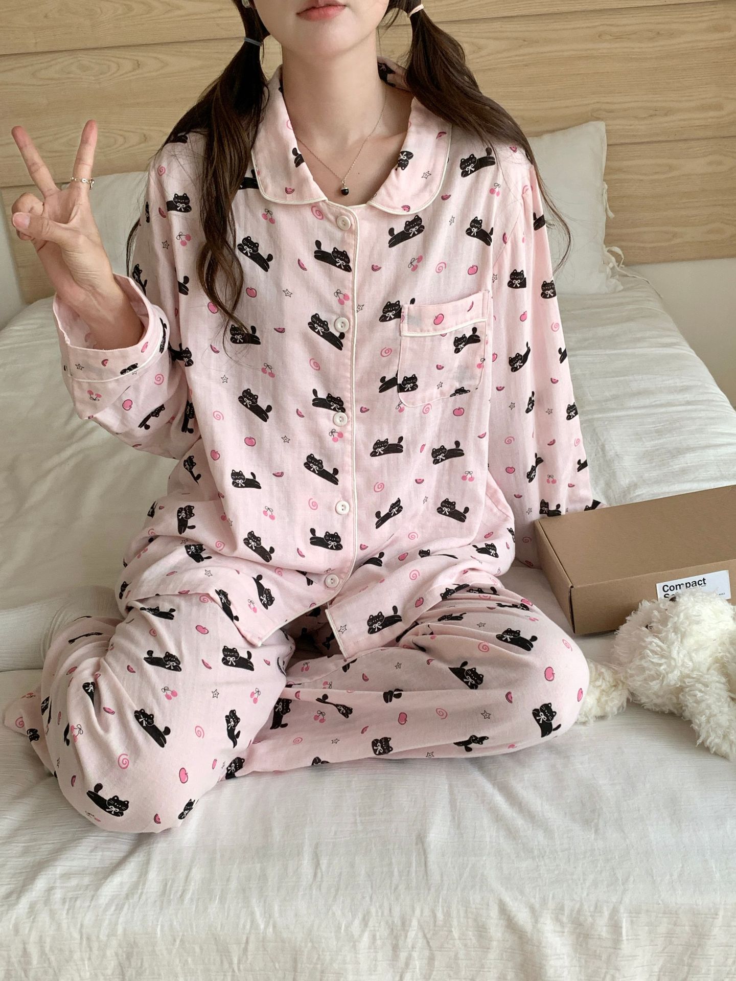ピンクの子猫