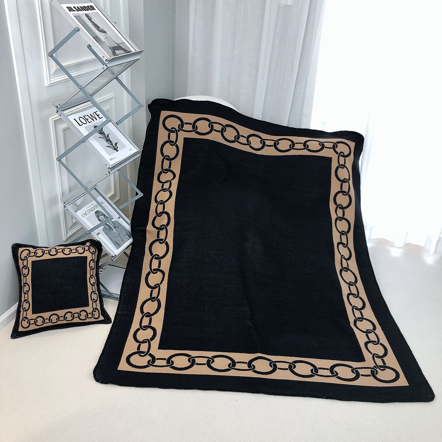 チェーンブラック