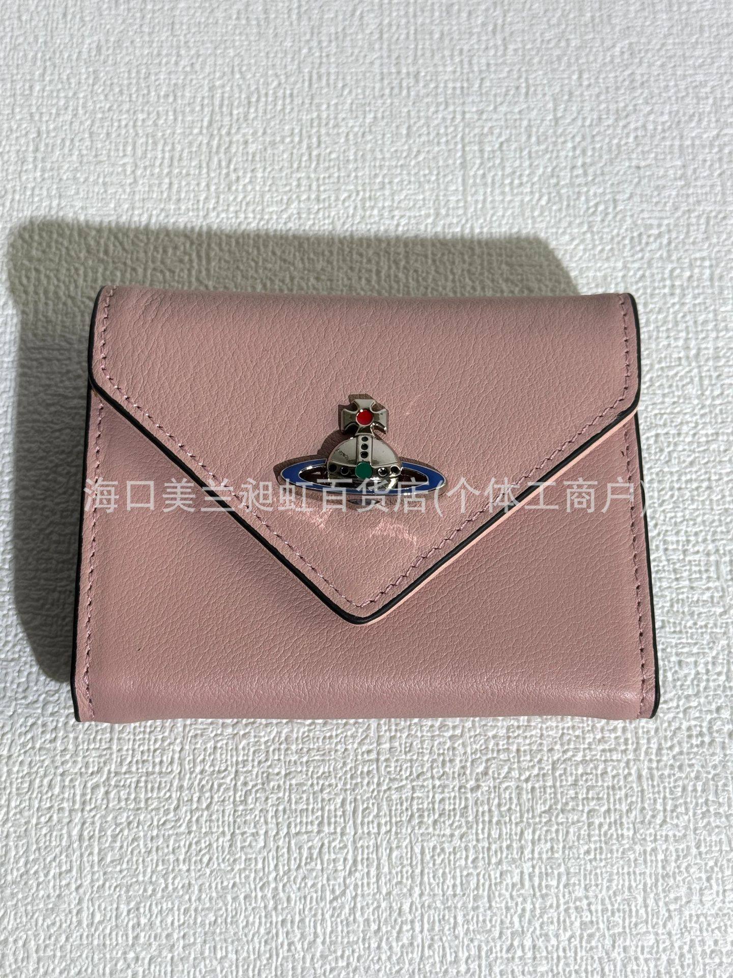 ピンクの名刺バッグ