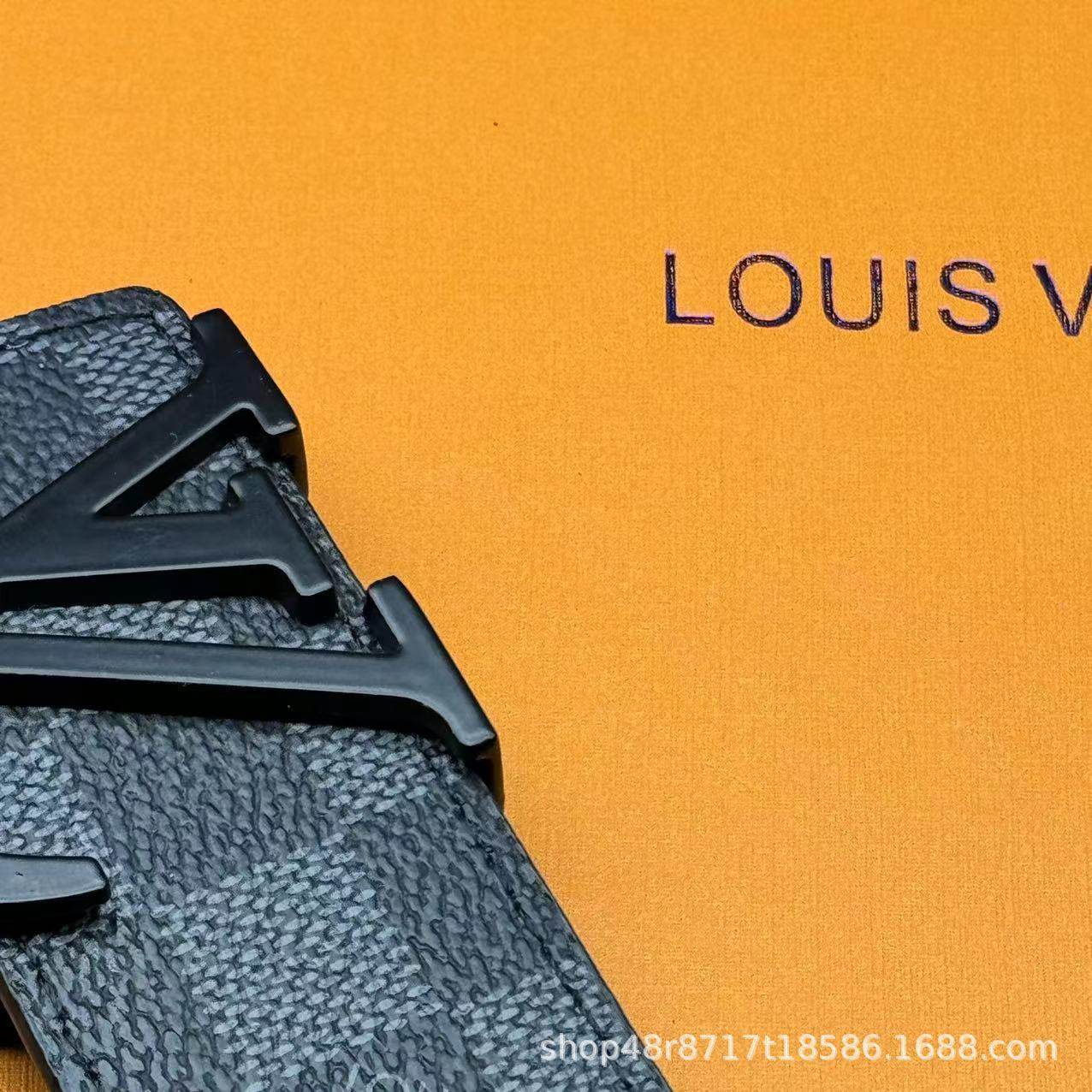 ブラックグリッドブラックバックル