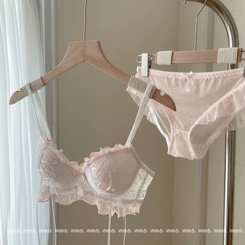 DKピンクスーツ