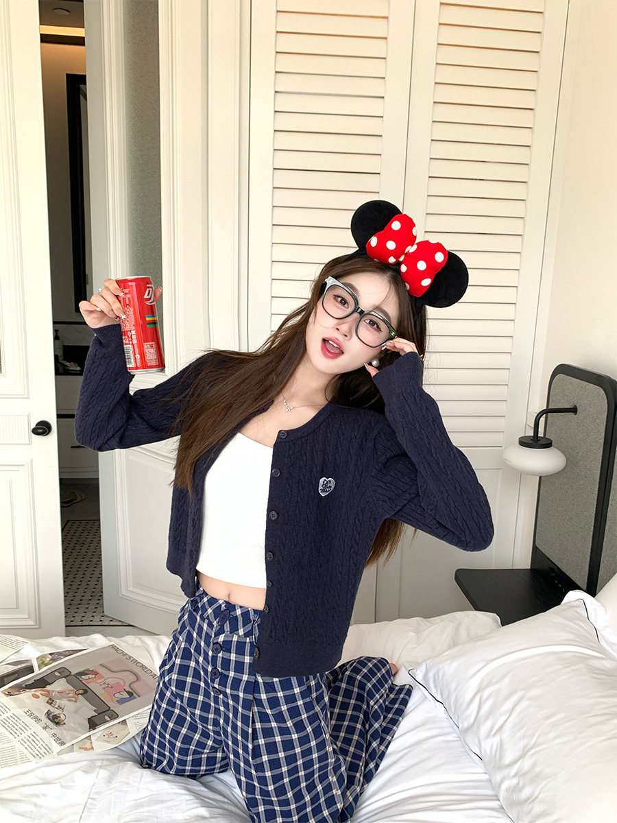 ネイビーブルー