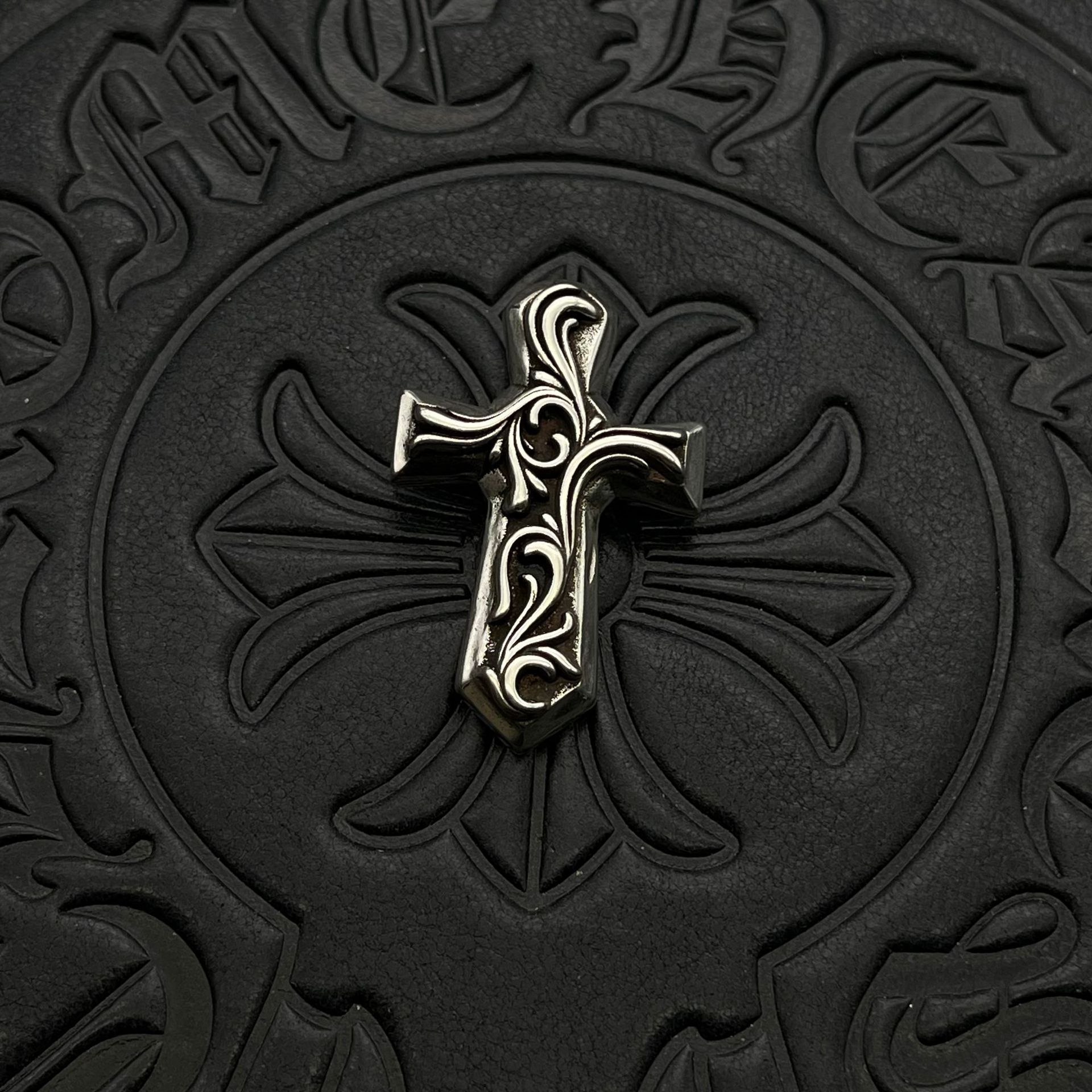 CX048((約39.5×25.5mm)