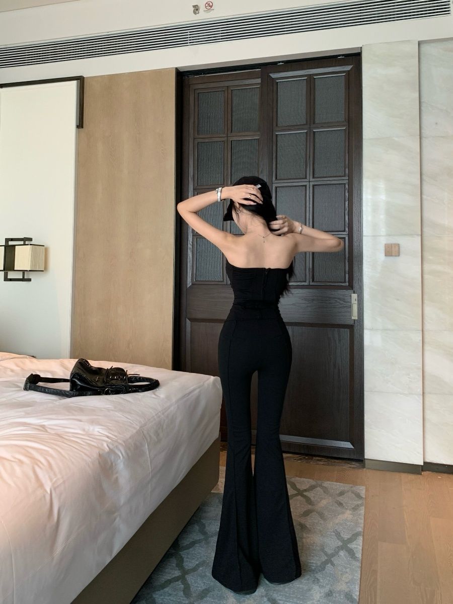 ブラックブラジャー