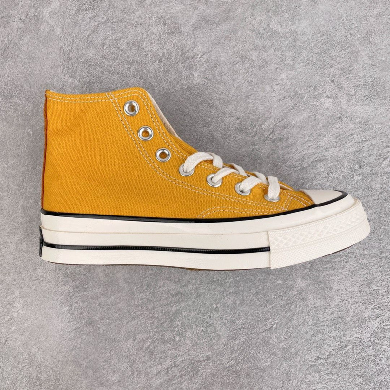 黄色のハイトップ (ワンサイズ大きめ)