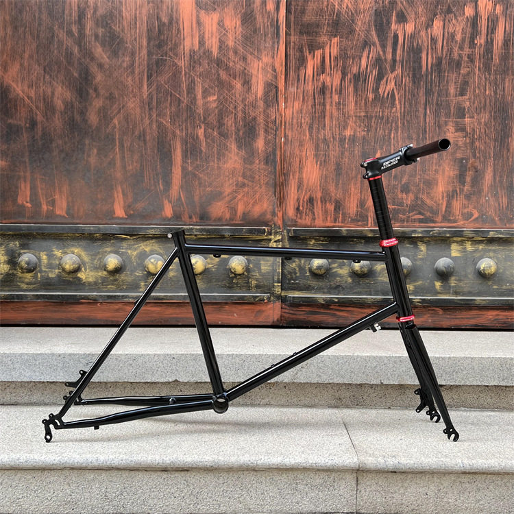 ディスクCブレーキ兼用フレーム+フォーク、標準光沢色なし