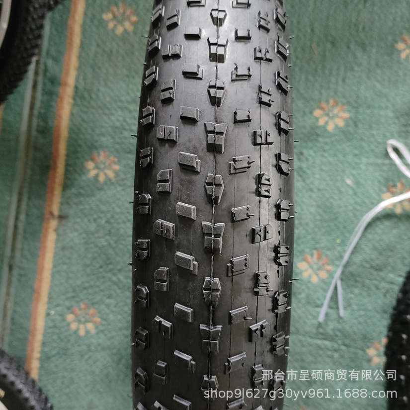 東岳20*4.0は外タイヤを厚くする