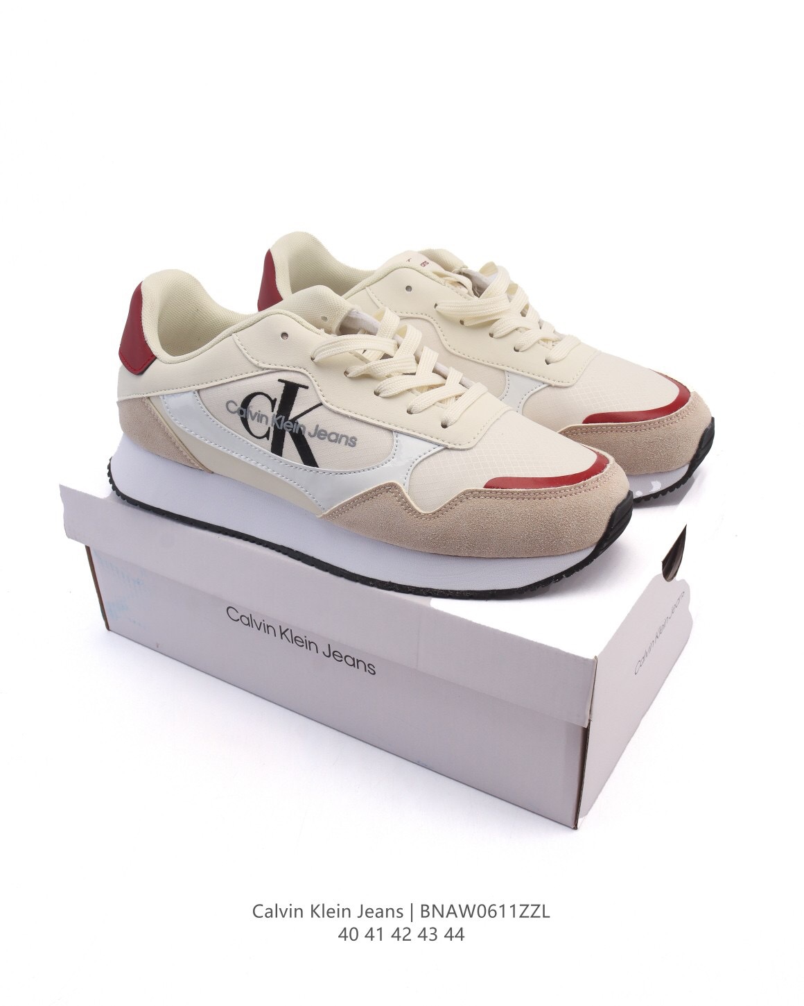 オフホワイトのフラッグシップバージョン