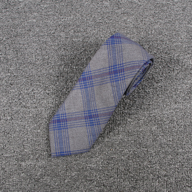 ダークグレーの青とオレンジのチェック柄ネクタイ (D)