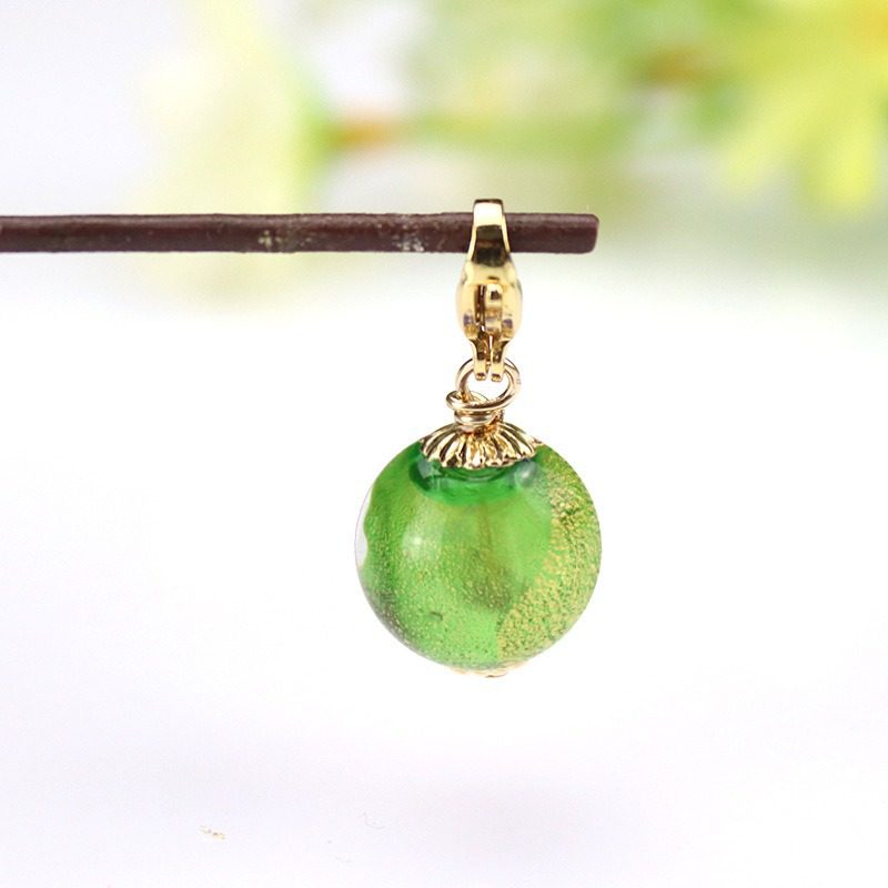 グラスグリーン金箔エッセンシャルオイルビーズペンダント（ロブスタークラスプ）