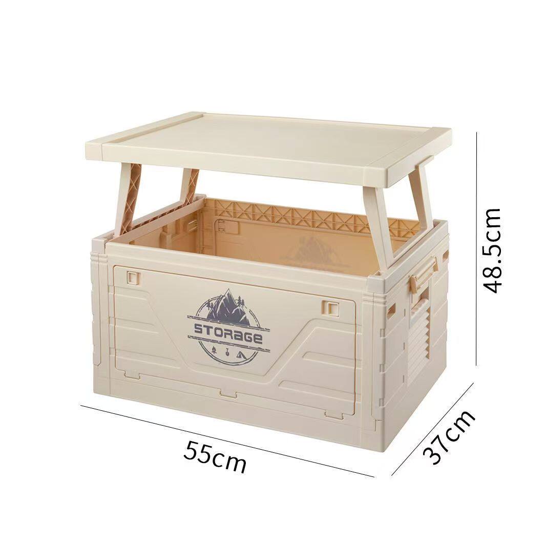 テーブル付きの大きなベージュ