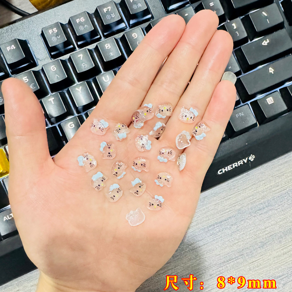 アイスライトブルーの子猫の頭