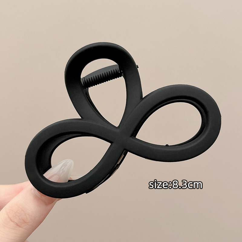 4 # 黒い八の字のつかみ