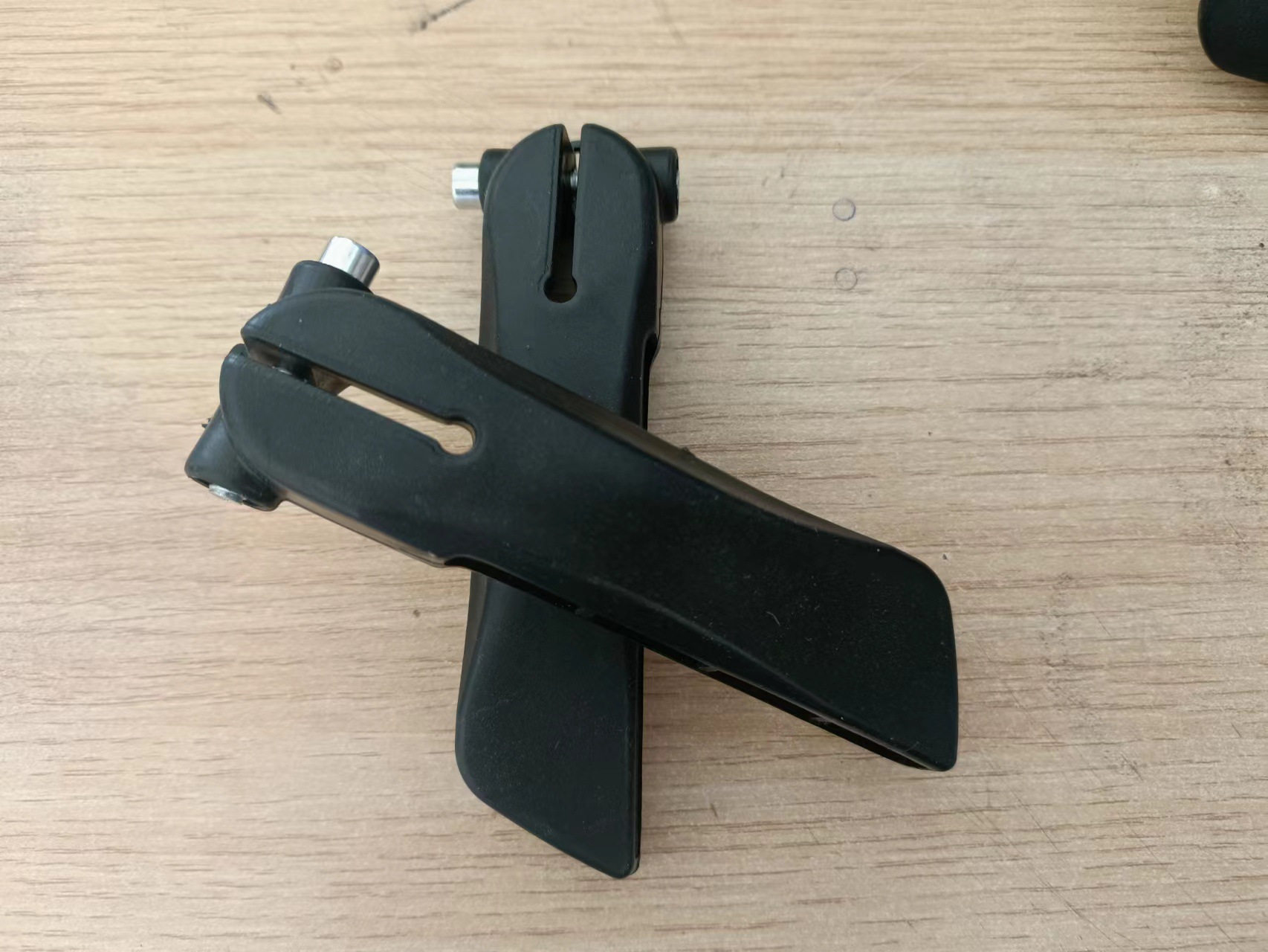 プラスチック製サブハンドル