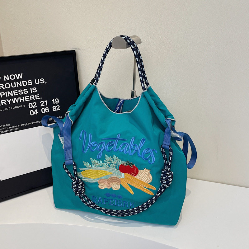 緑の果物と野菜