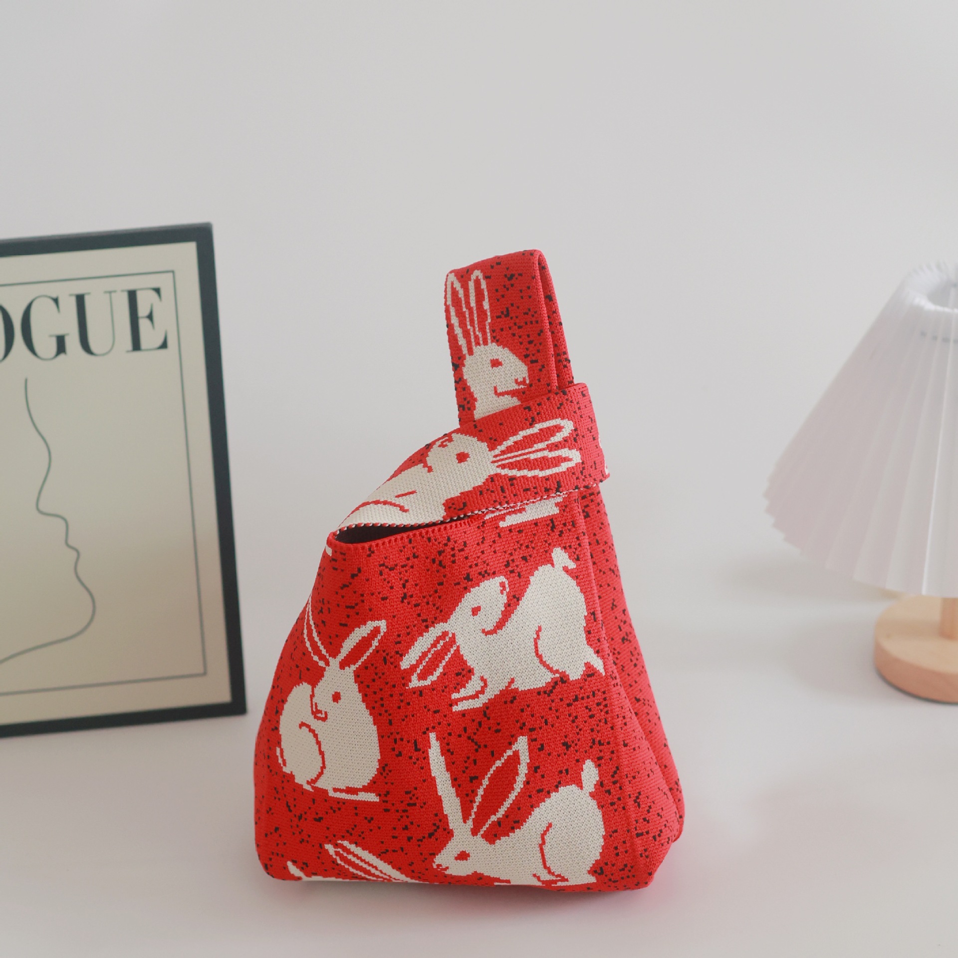 赤い翡翠のウサギ