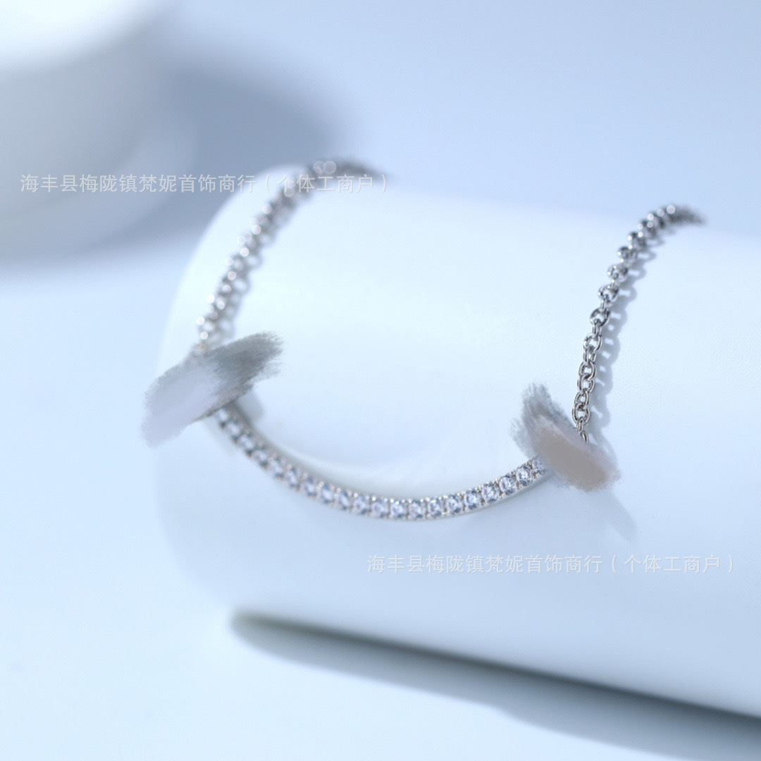 ダイヤモンド付きスモールホワイトゴールド [3.7cm]