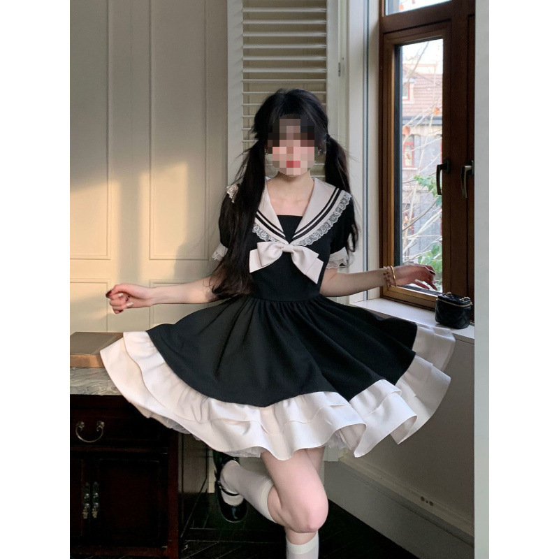 1028 黒いドレス