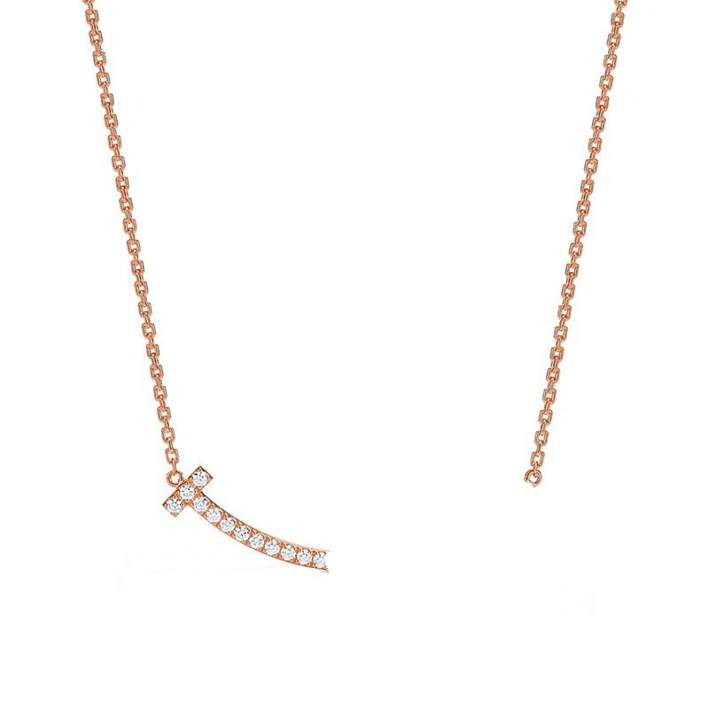 ダイヤモンドがいっぱいのローズゴールド ミディアム