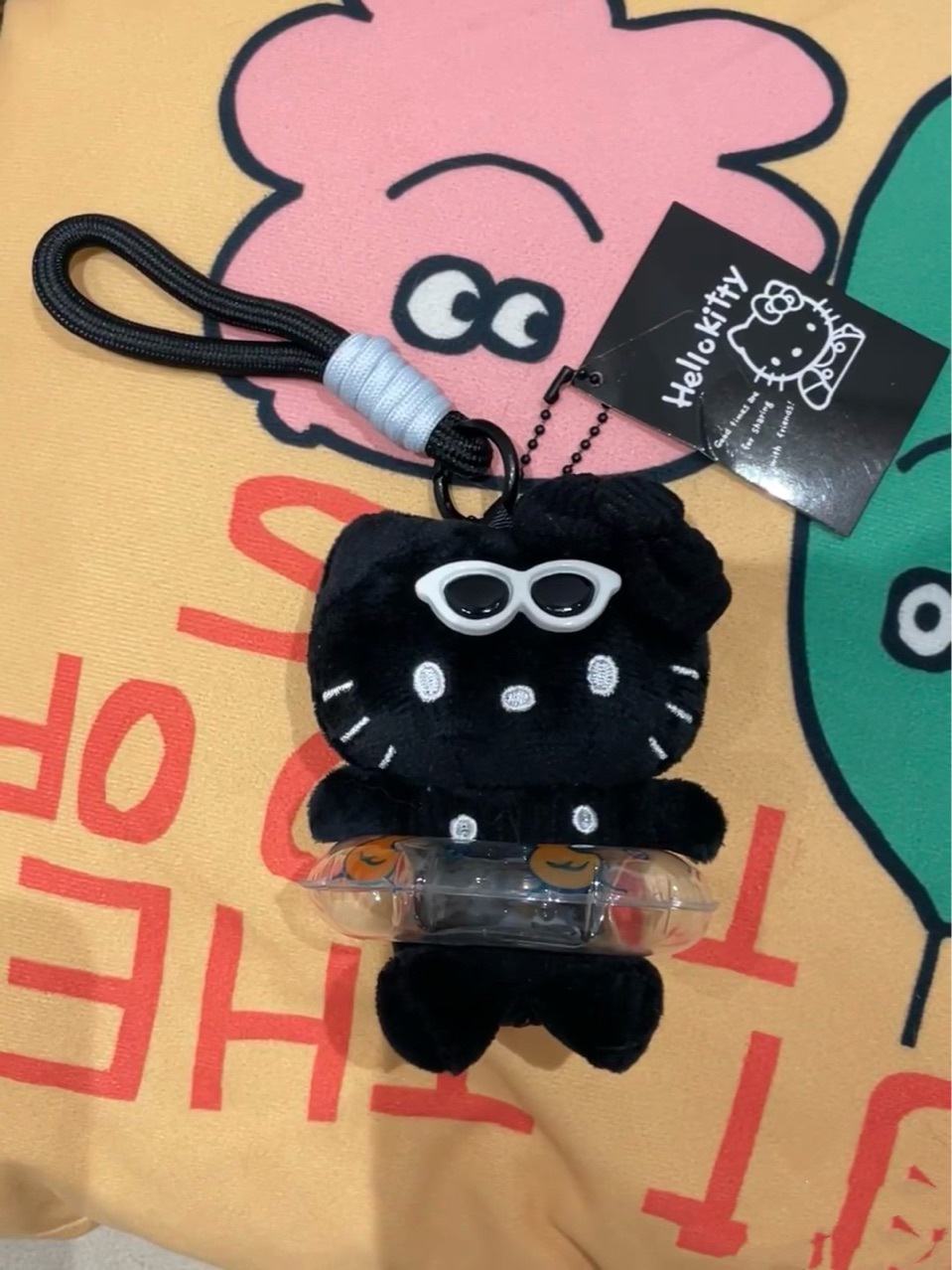 真っ黒な浮き輪
