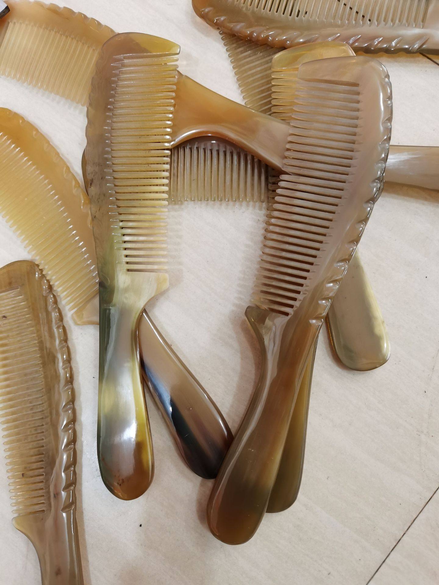 18 イエローライトハンドルメンズコーム