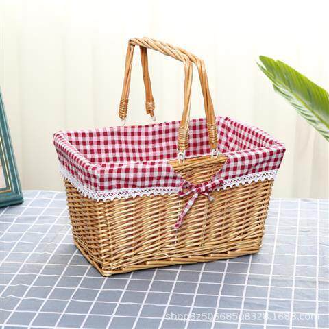 正方形の原色の赤い市松模様の布