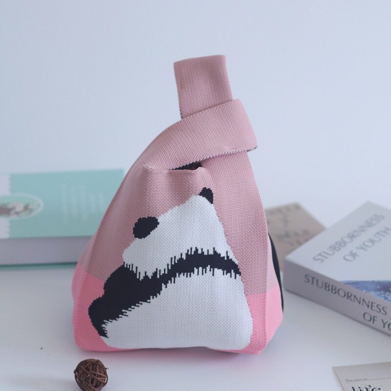 パンダパウダーを背中に