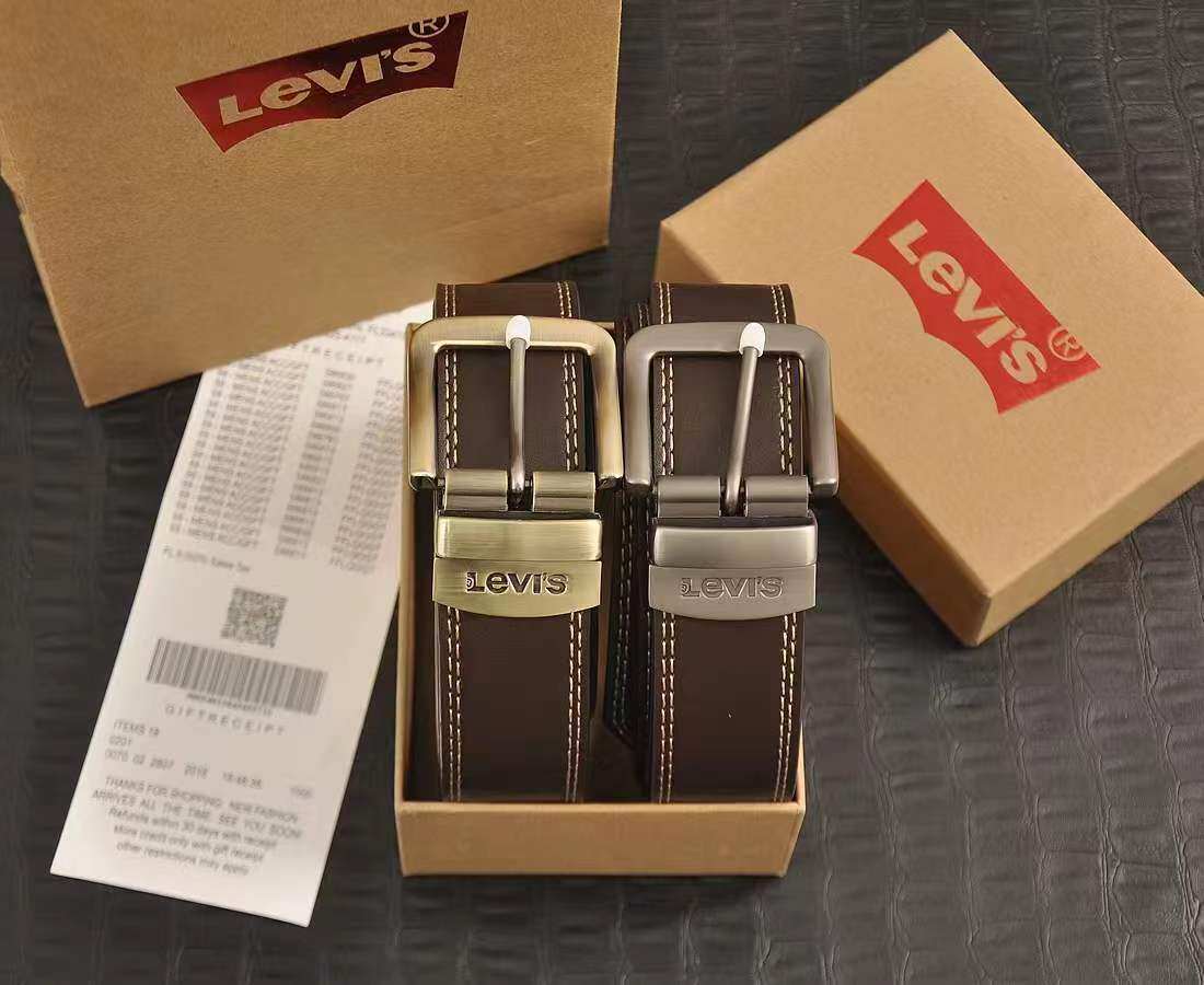 茶色のスナップバックルストラップボックス