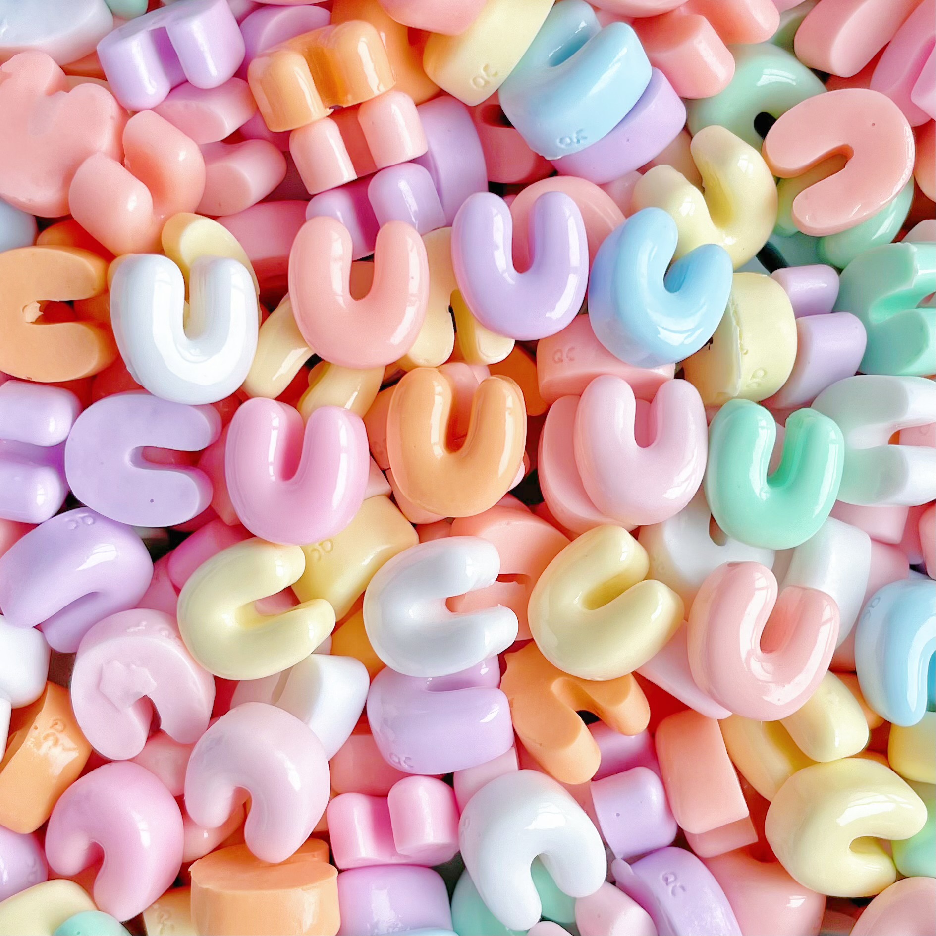 21 * アルファベットUの混色はランダムに一つです。