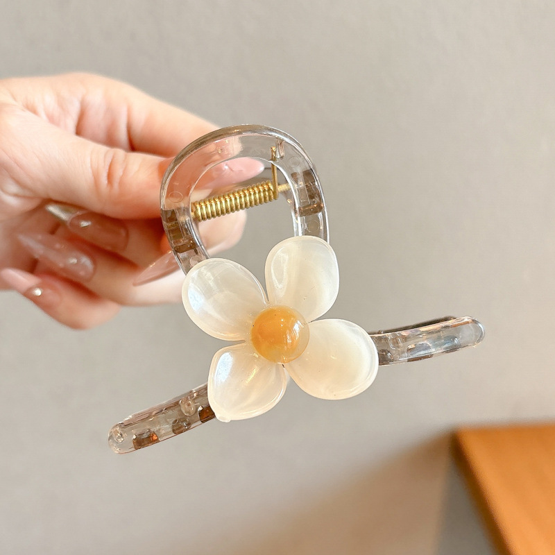 1#ベージュの四弁花毛キャッチ8cm