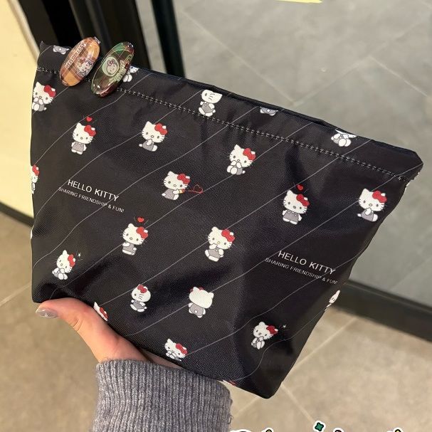 ブラックキティコスメポーチ(吊り下げ飾りなし)