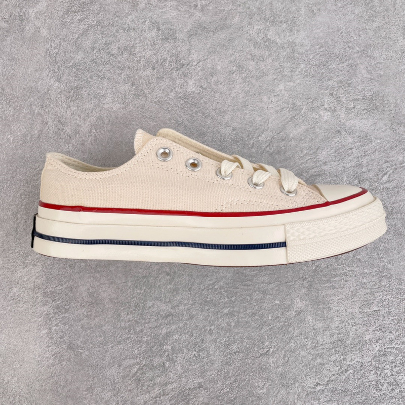 オフホワイトのロートップ(ワンサイズ大きめ)