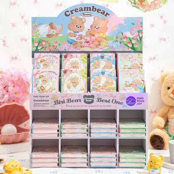 Cream Bear Garden (80枚の混合写真と無料のディスプレイスタンド)