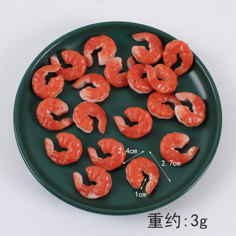 2.7cmの赤いエビ 1匹