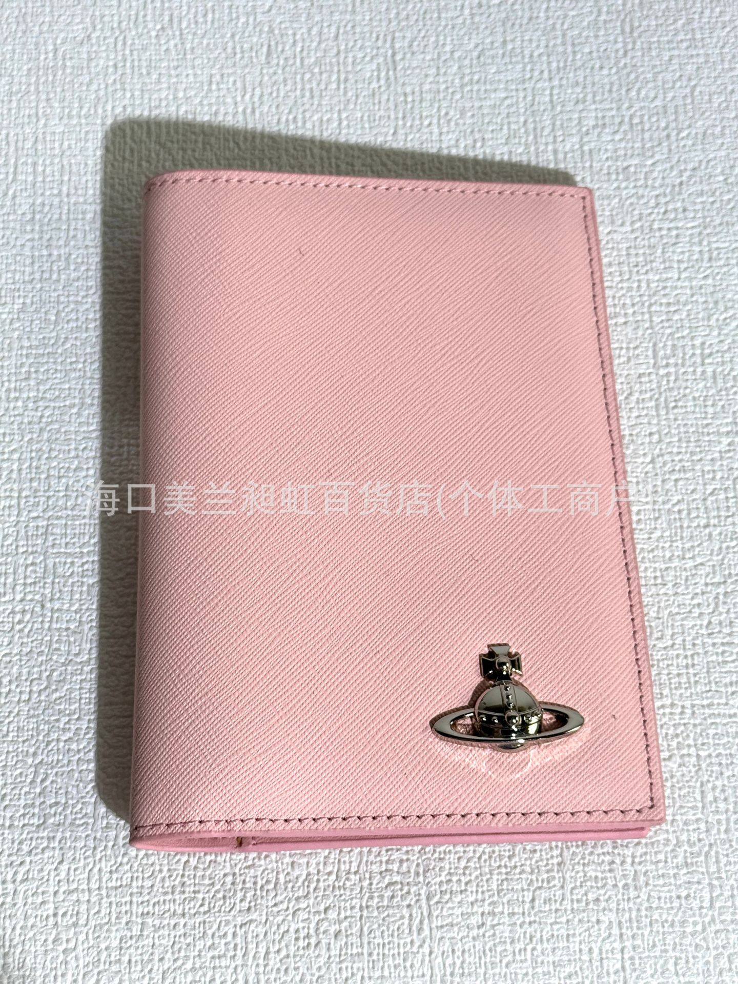 ピンクのクロスハッチ柄カードケース