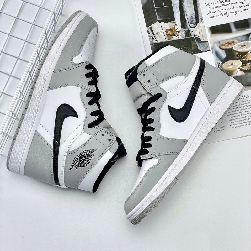 AJ1 ハイトップ-スモールアッシュ