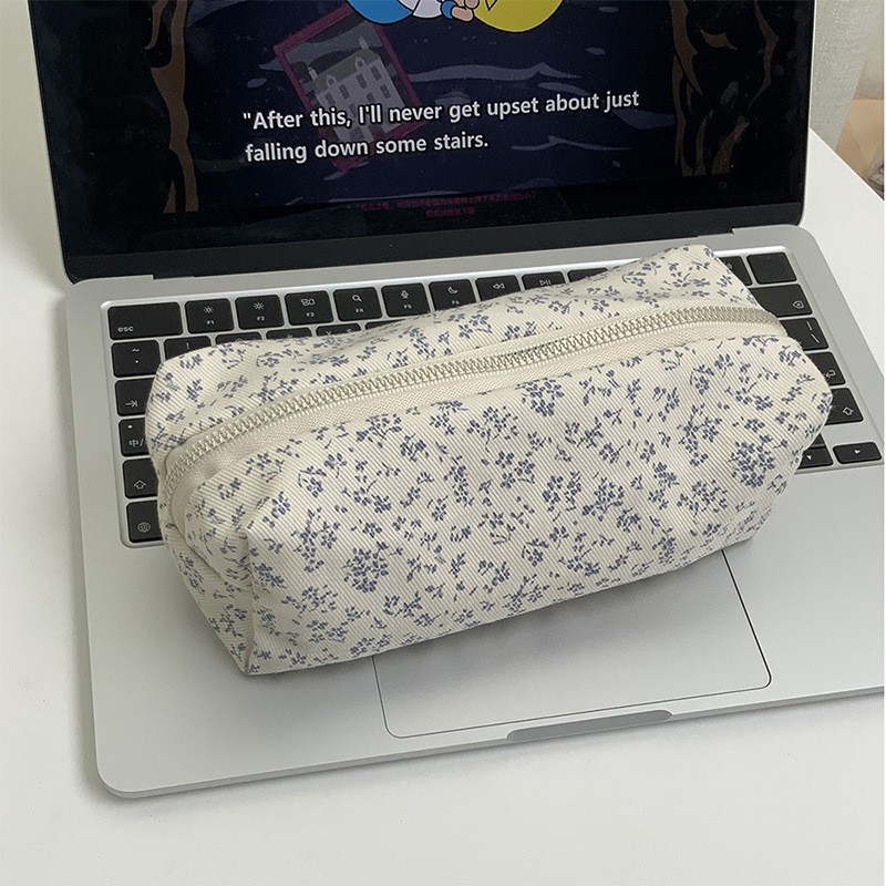 水色のペンケース