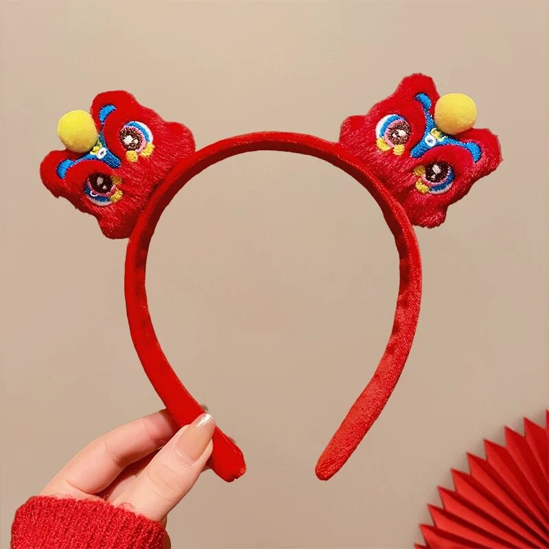 61#愛らしい赤い獅子舞モチーフのミニお団子ヘアバンド