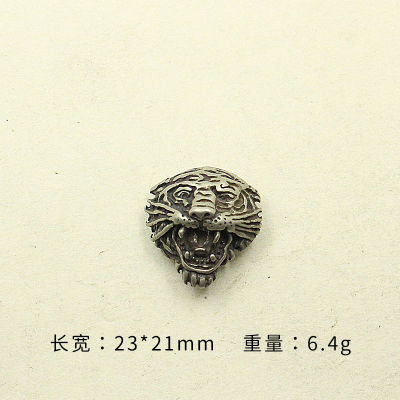 トラの銅の金